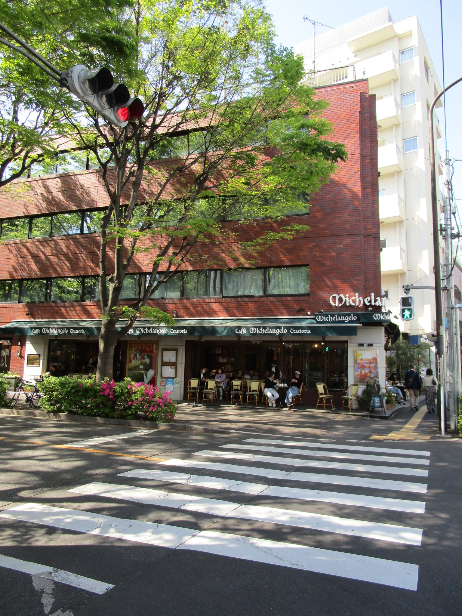 広尾駅前の飲食店(周辺)
