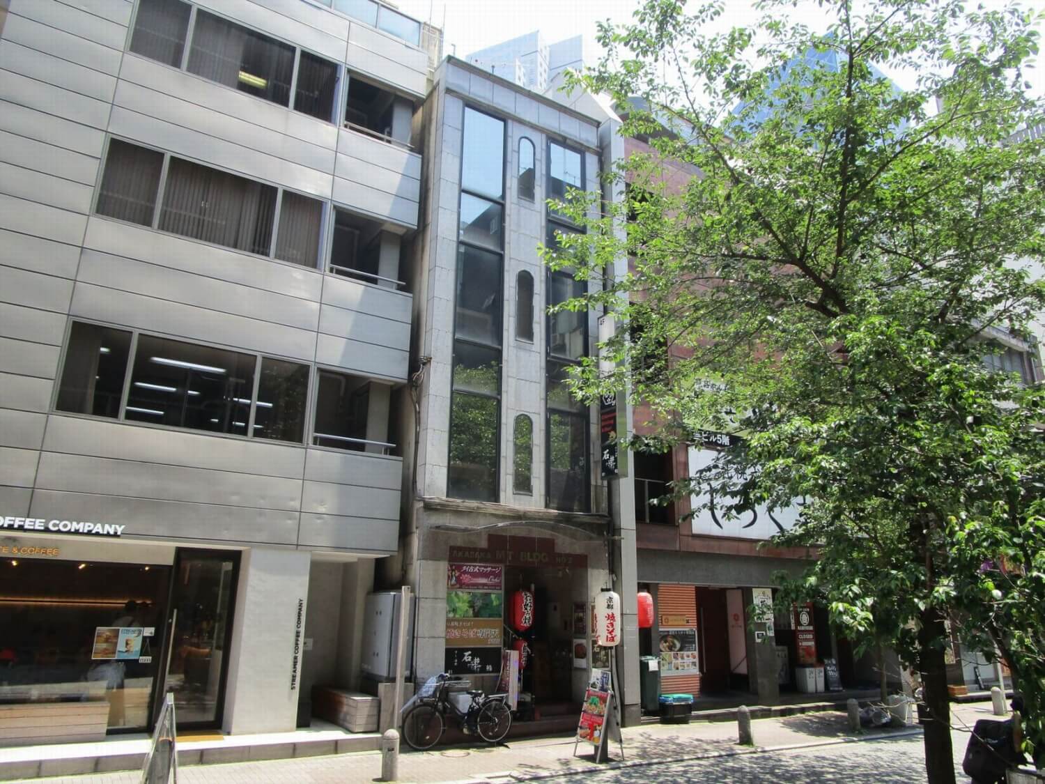 東京メトロ千代田線「赤坂」駅徒歩3分 売ビル 1974年4月築 SRC造地下1階付4階建