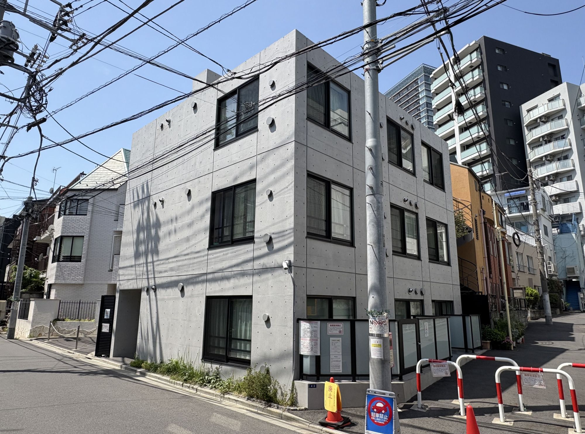 JR渋谷駅7分 2021年5月築 RC造 地下1階付 3階建 三方角地！