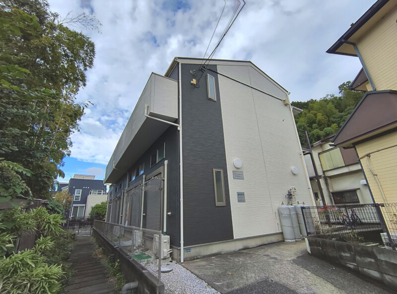 小田急線「百合ヶ丘」駅徒歩12分 2014年9月築 木造2階建