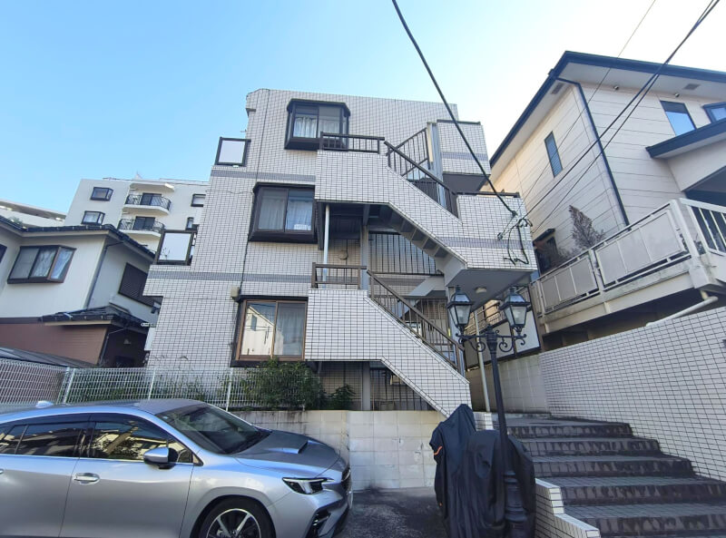 京浜急行線「上大岡」駅徒歩14分 1990年3月築 鉄骨造3階建