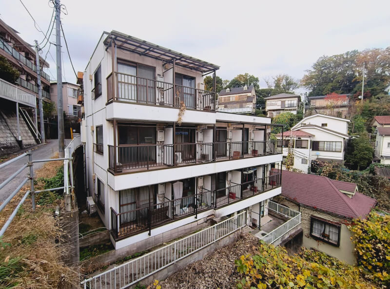 小田急線「柿生」駅徒歩13分 1990年6月築 鉄骨造4階建・3階建
