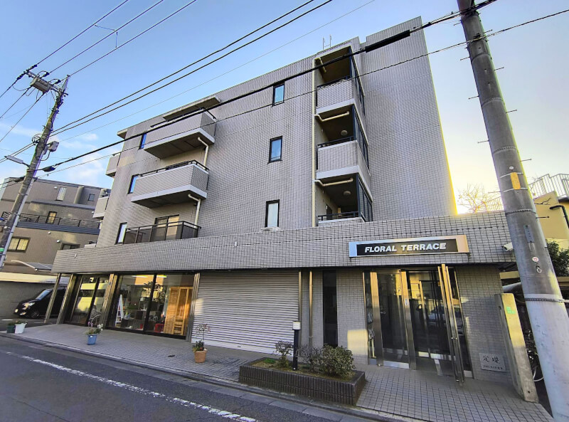 都営大江戸線「練馬」駅徒歩8分 2001年3月築 RC造5階建 都営大江戸線「練馬」駅徒歩8分 2001年3月築 RC造5階建