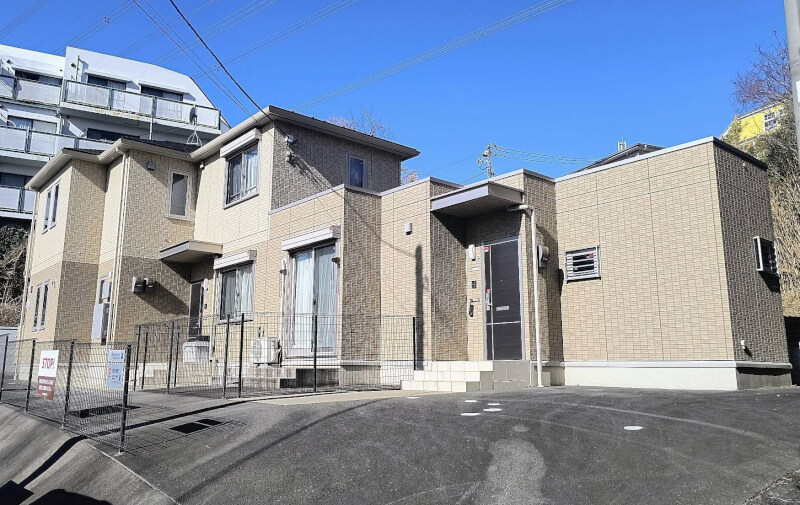 相鉄いずみ野線「緑園都市」駅徒歩14分 2017年10月築 軽鉄造2階建 相鉄いずみ野線「緑園都市」駅徒歩14分 2017年10月築 軽鉄造2階建