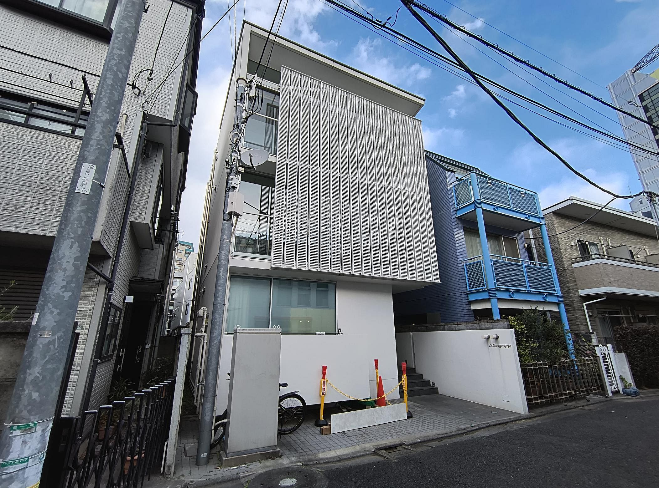 【HP限定】東急田園都市線「三軒茶屋」駅徒歩4分 2009年8月築 RC造3階建 【HP限定】東急田園都市線「三軒茶屋」駅徒歩4分 2009年8月築 RC造3階建