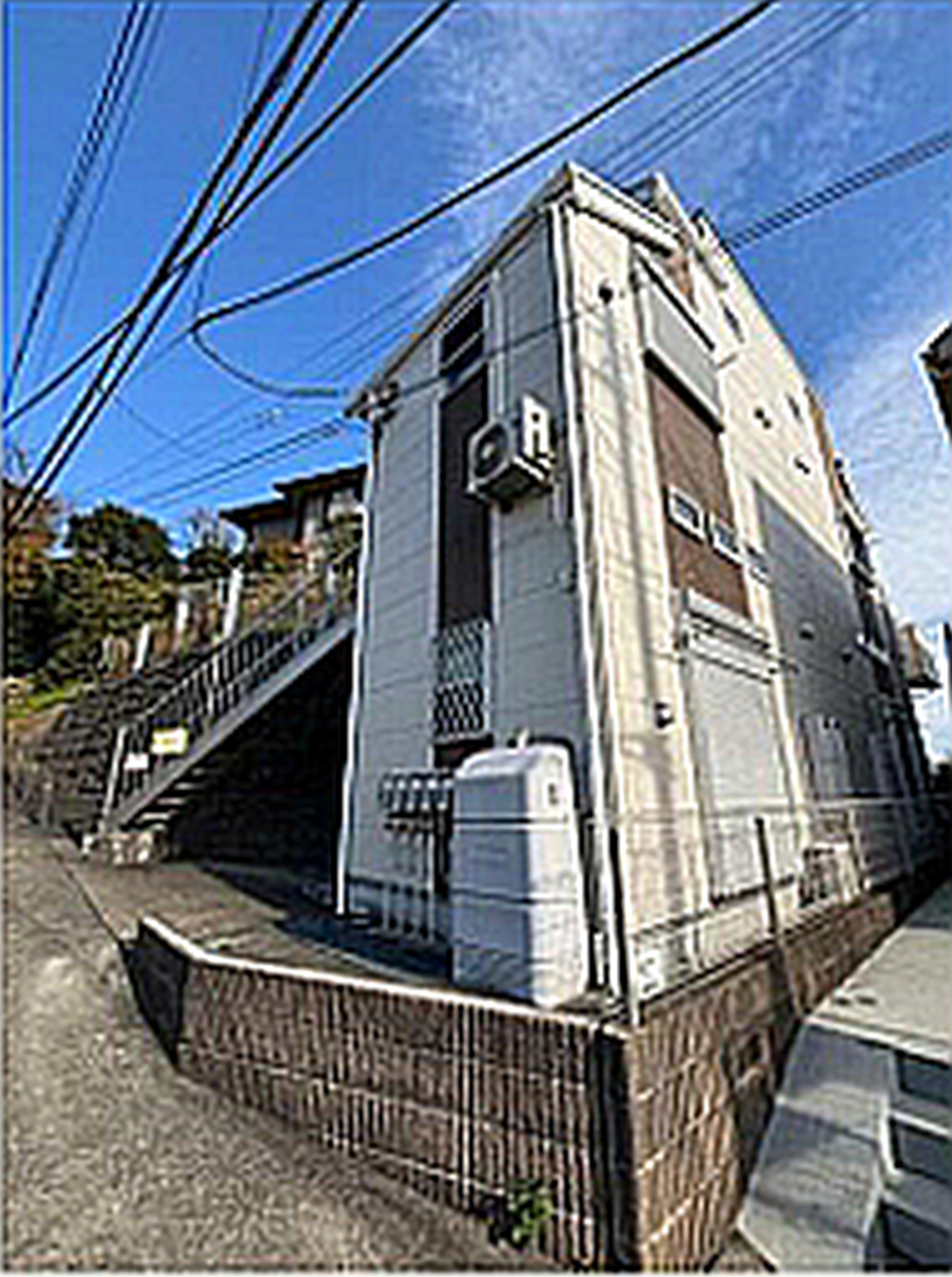 京急本線「京急富岡」駅徒歩3分 2010年4月築 木造2階建