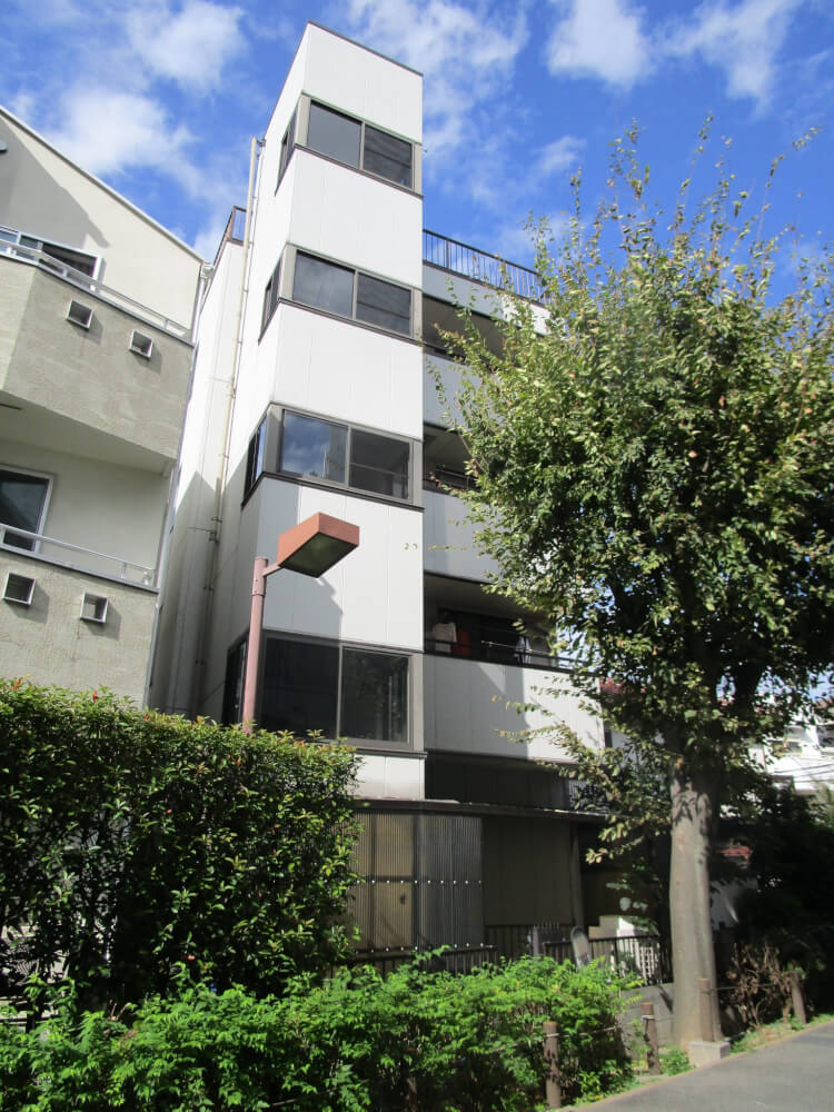 東急田園都市線「三軒茶屋」駅徒歩10分 1994年2月築 SRC造地下1階付4階建