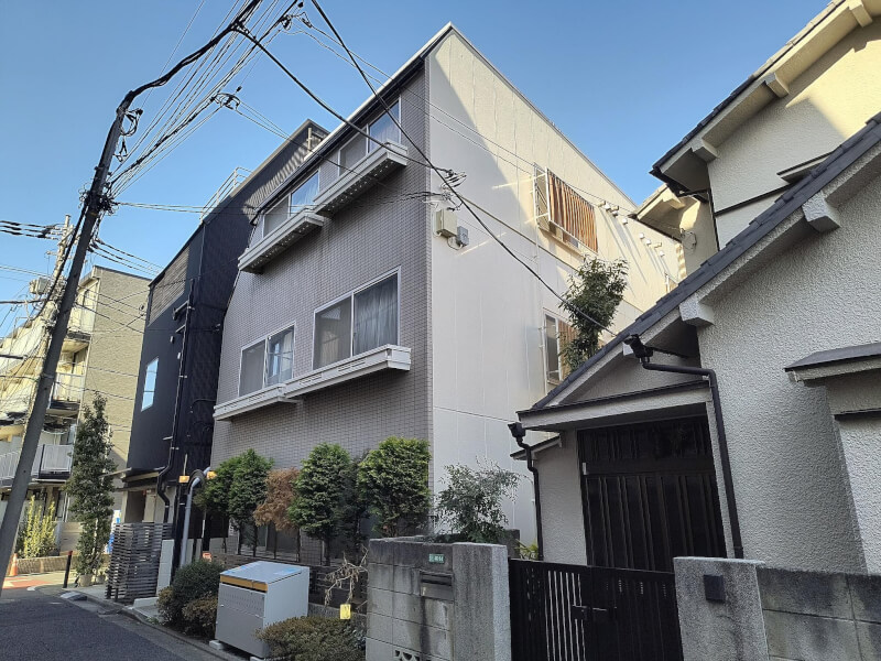 西武池袋線「大泉学園」駅徒歩4分 1998年10月築 鉄骨造3階建