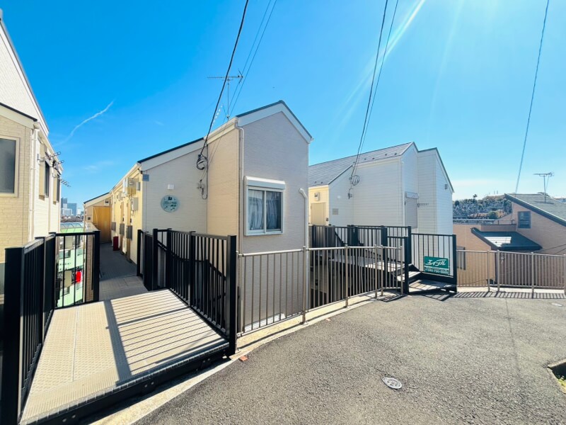 横須賀線「保土ヶ谷」徒歩11分 2019年6月築 木造2階建