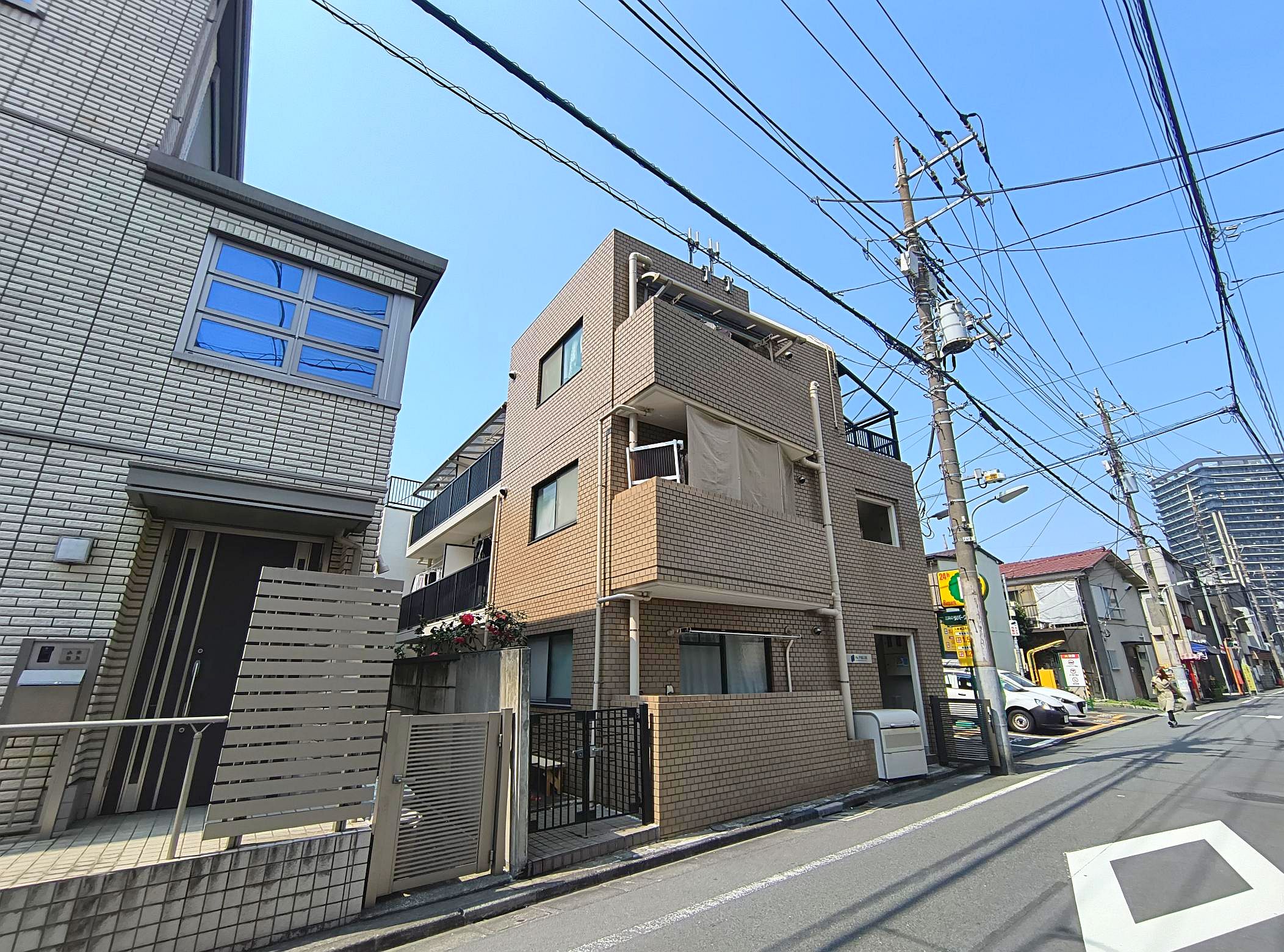 東急大井町線「戸越公園」駅徒歩6分 1986年9月築 RC造3階建 東急大井町線「戸越公園」駅徒歩6分 1986年9月築 RC造3階建