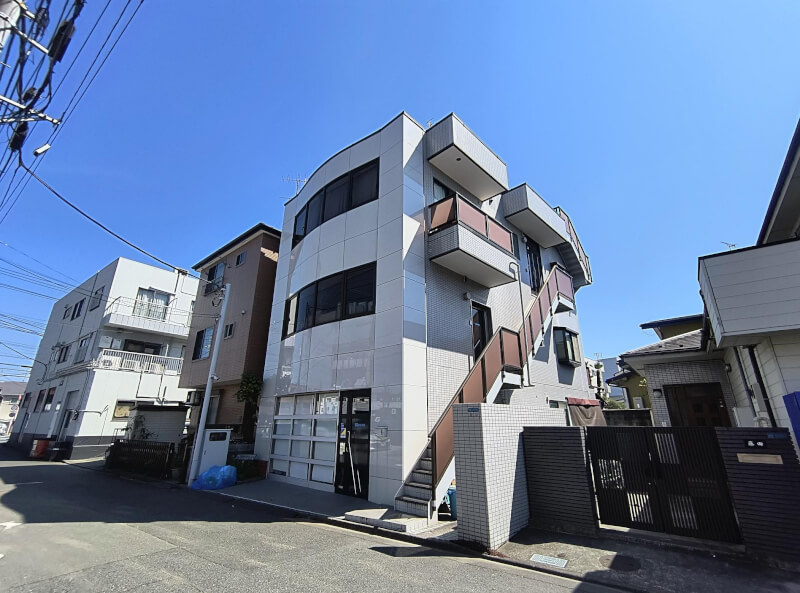 JR横須賀線「新川崎」駅徒歩23分 1990年5月築 鉄骨造3階建