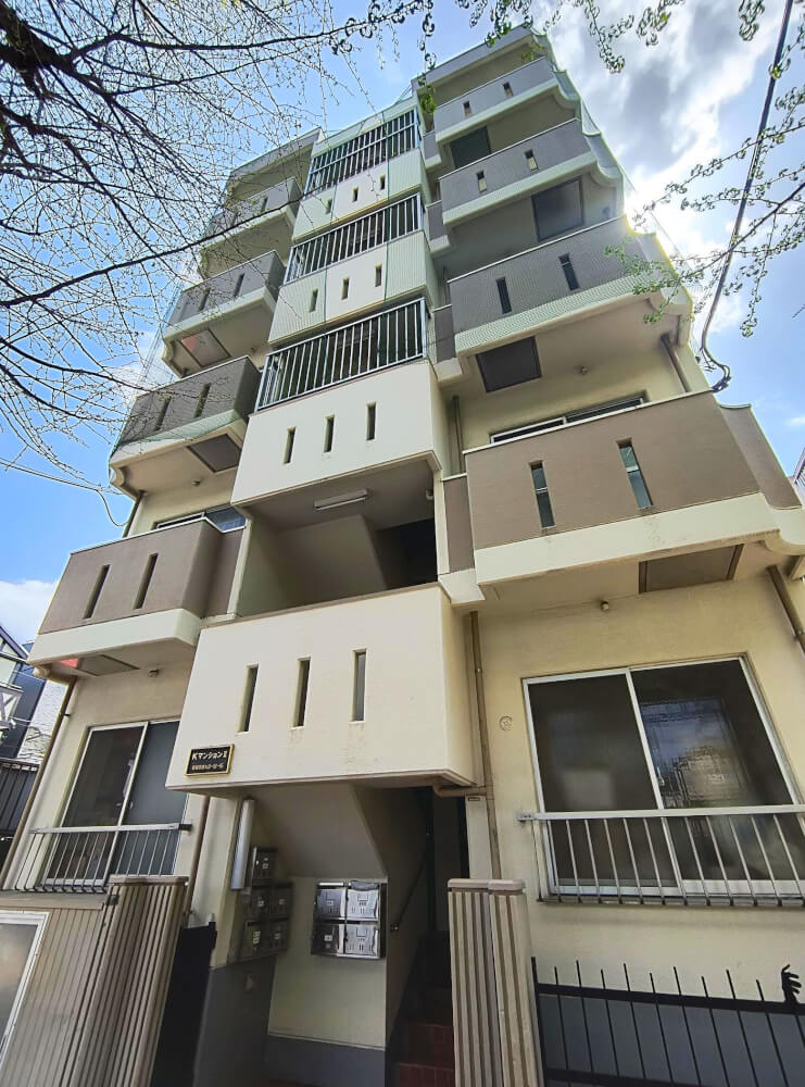 都営三田線「高島平」駅徒歩10分 1982年8月築 RC造5階建