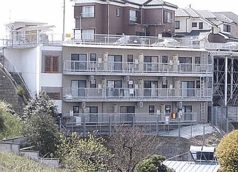 京急本線「上大岡」駅徒歩18分 2006年5月築 RC4階建 京急本線「上大岡」駅徒歩18分 2006年5月築 RC4階建