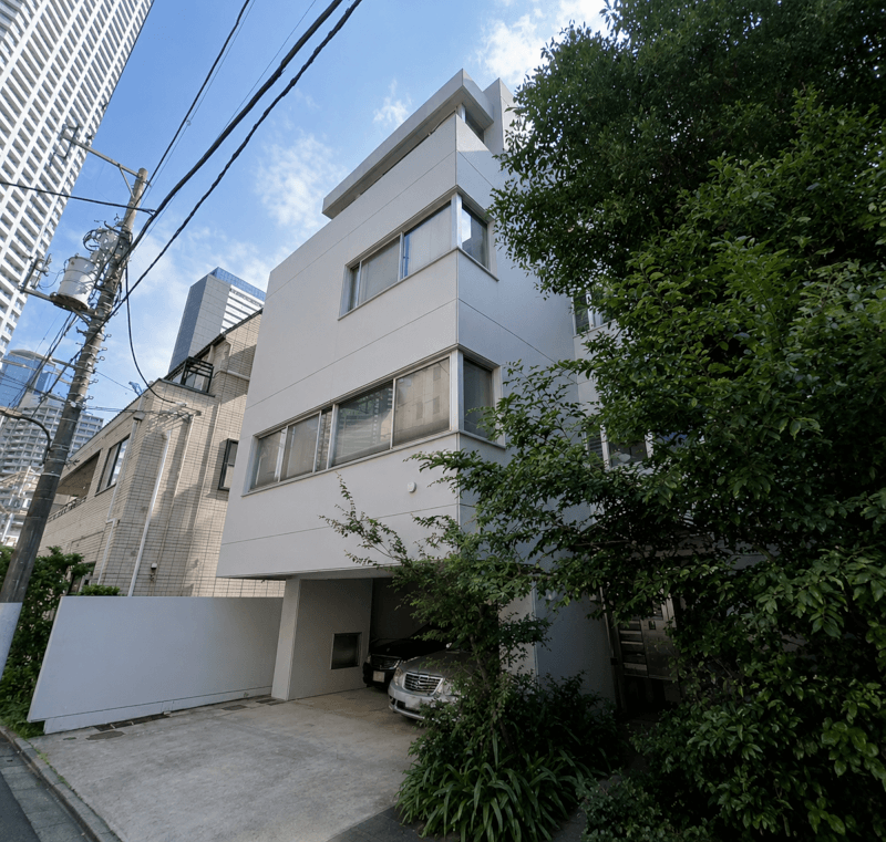 丸ノ内線「中野坂上」駅徒歩8分 1991年11月築 RC造4階建 丸ノ内線「中野坂上」駅徒歩8分 1991年11月築 RC造4階建