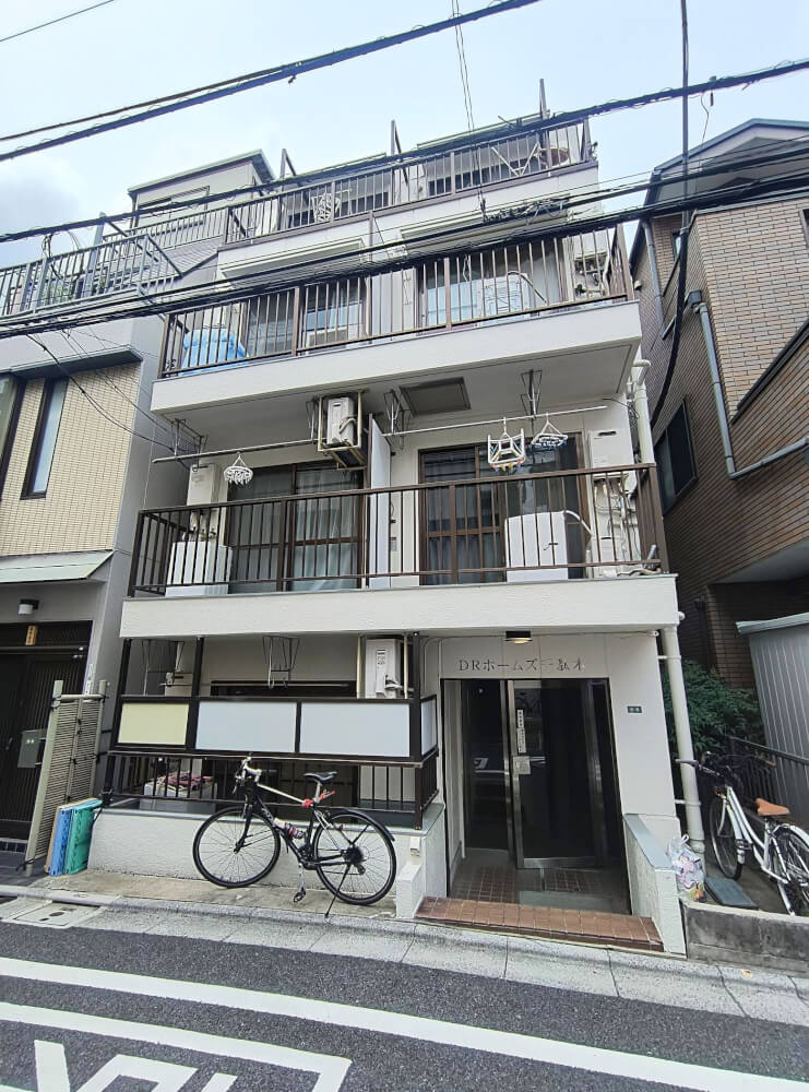 千代田線「千駄木」駅徒歩5分 1988年6月築 鉄骨造4階建