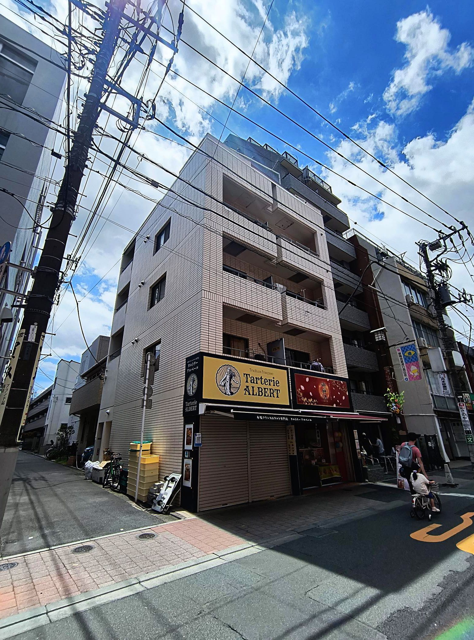 JR山手線「巣鴨」駅徒歩6分 1985年3月築 RC造5階建 JR山手線「巣鴨」駅徒歩6分 1985年3月築 RC造5階建