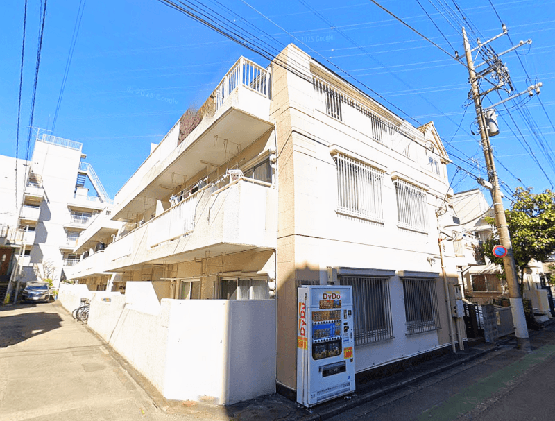 小田急線「町田」駅徒歩8分 1979年2月築 RC造3階建 小田急線「町田」駅徒歩8分 1979年2月築 RC造3階建