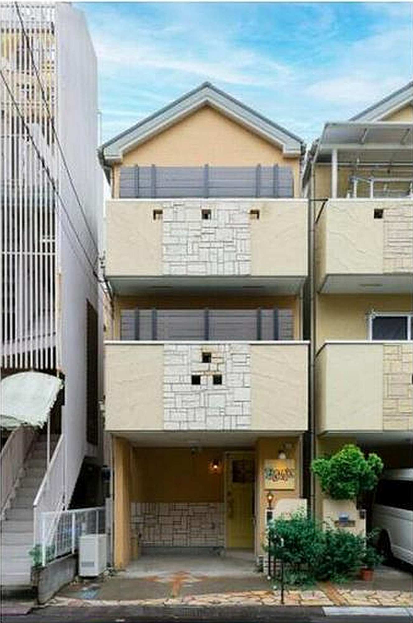 JR高崎線「尾久」駅徒歩2分 2004年1月築 木造3階建旅館 JR高崎線「尾久」駅徒歩2分 2004年1月築 木造3階建旅館