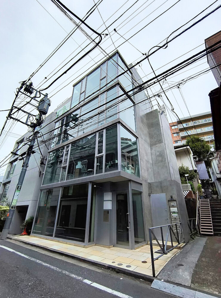 都営新宿線「曙橋」駅徒歩5分 2015年9月築 RC造B1階付4階建 都営新宿線「曙橋」駅徒歩5分 2015年9月築 RC造B1階付4階建