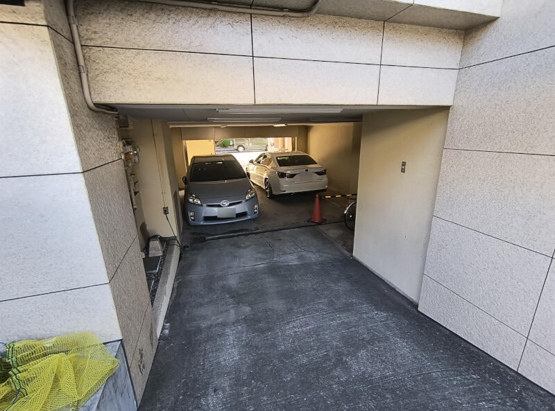 1階駐車場 1階駐車場